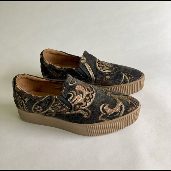 Brantano Brown Tan Velvet Sneakers size 7 - Picture 2 of 13